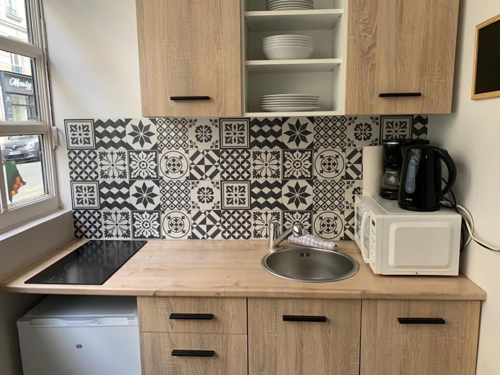 Bright Charming Modern Studio By Dreamy Canal Париж Екстериор снимка